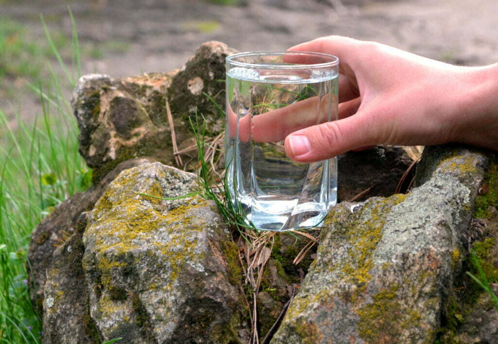 vandglas på sten